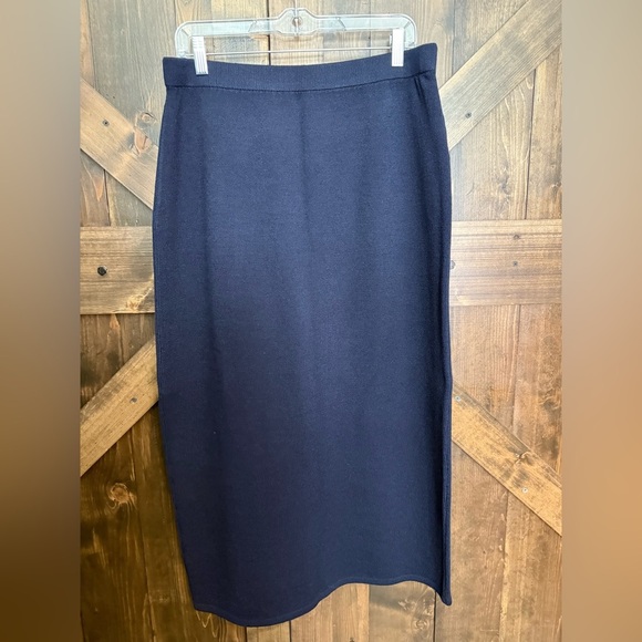 St John Basics Long Navy Blue Knit Skirt Back Slit Size 16 - Picture 1 of 7
